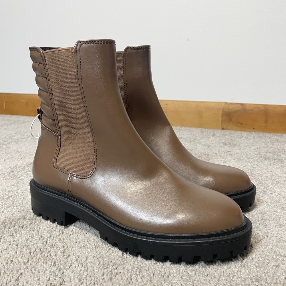 Gap Women's Brown‎ Chelsea Boot Size 6, NWT